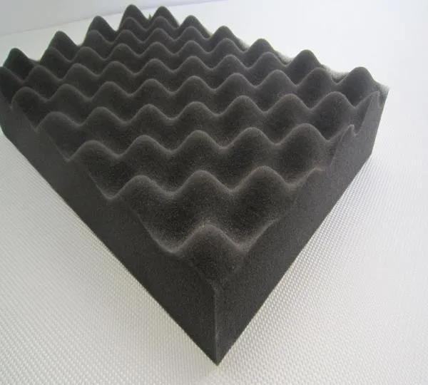 How does a wavy sponge improve blood circulation